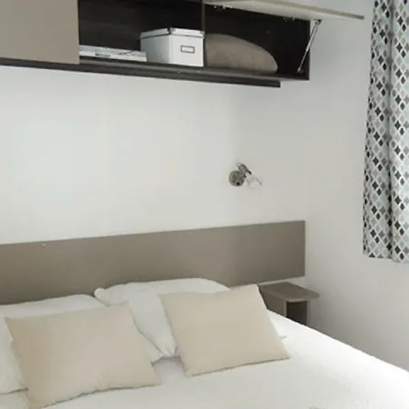 Kemp Mobil Camping Les Charmettes 4*
